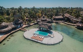 Múcura Club Hotel